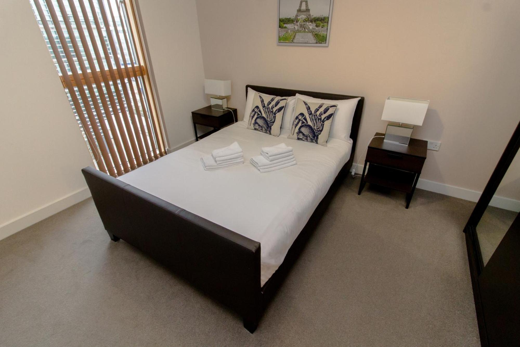Istay At Vizion - Fully Equipped Modern Serviced With Balconies, Self Check-in, Superfast Broadband & Netflix, Free Underground Parking, 24h Security, Rooftop Gardens, Located In Mk