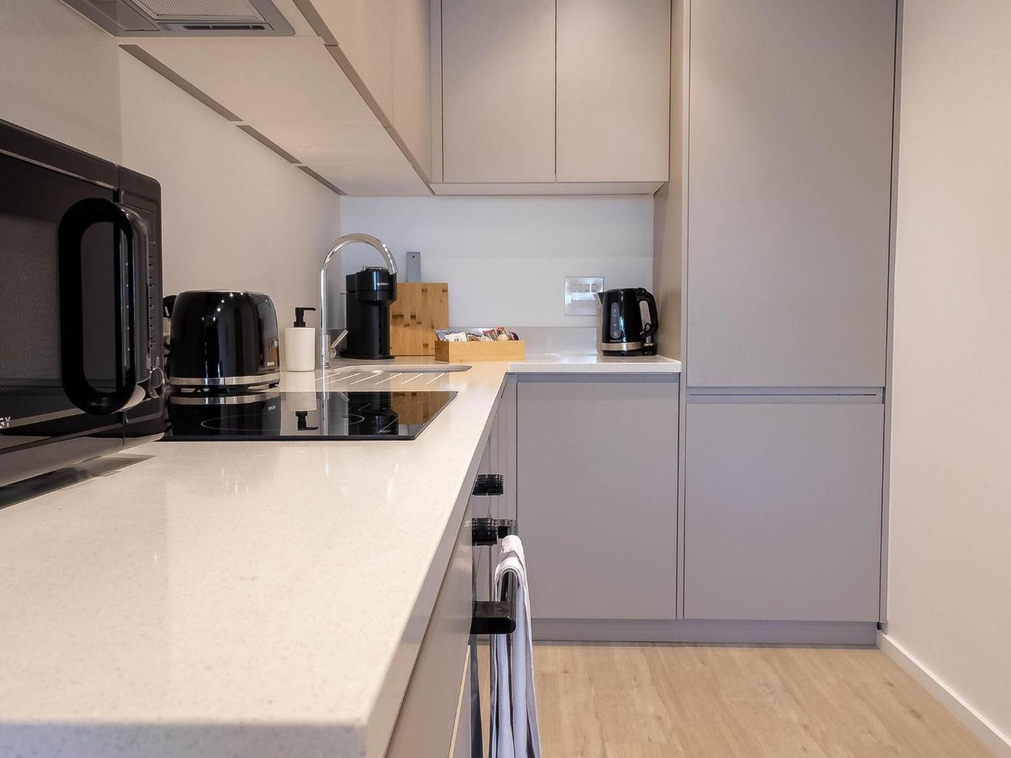Apartment Stunning View In Location Free Parking Milton Keynes