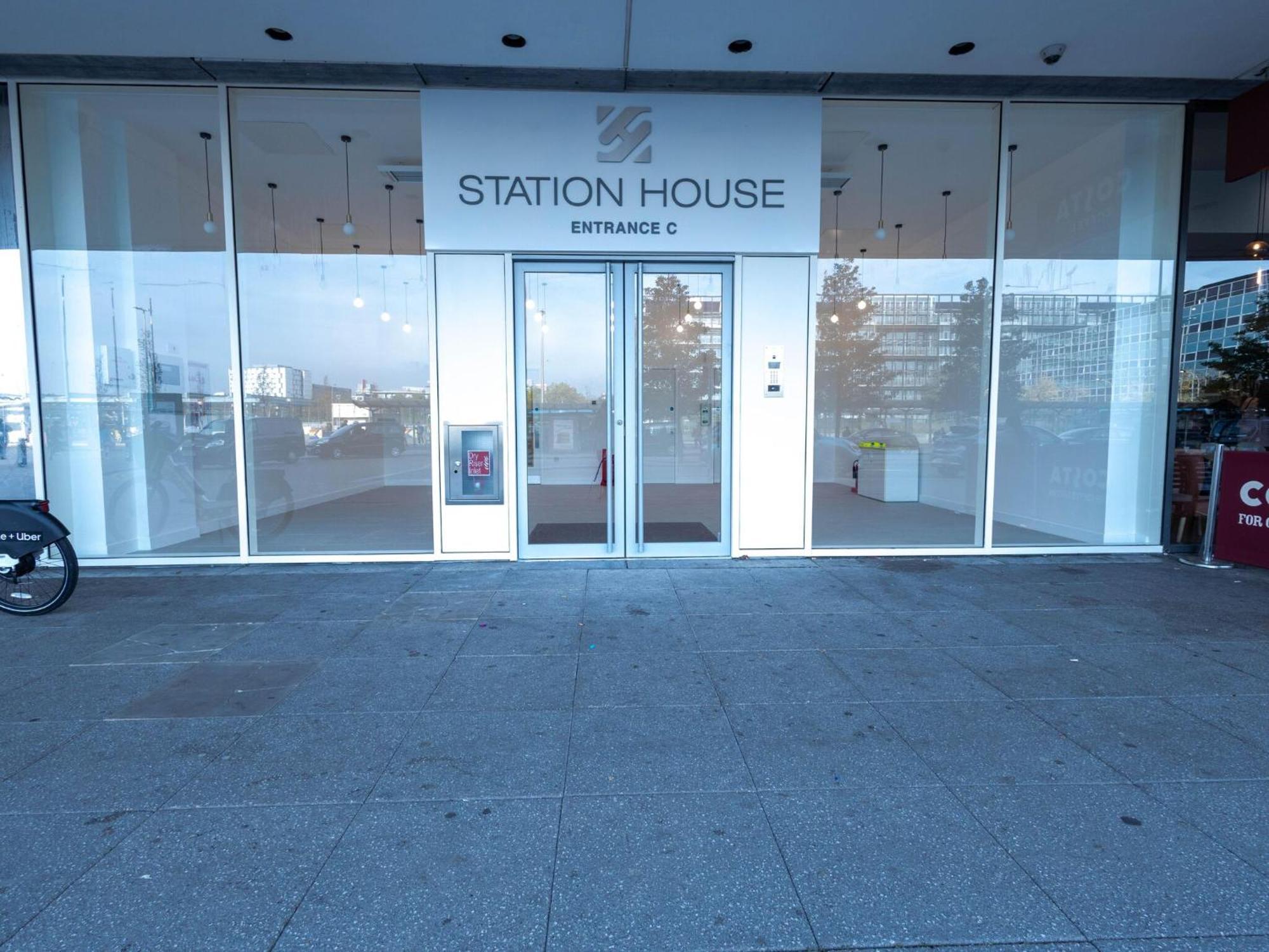 Stunning View In Location Free Parking Milton Keynes