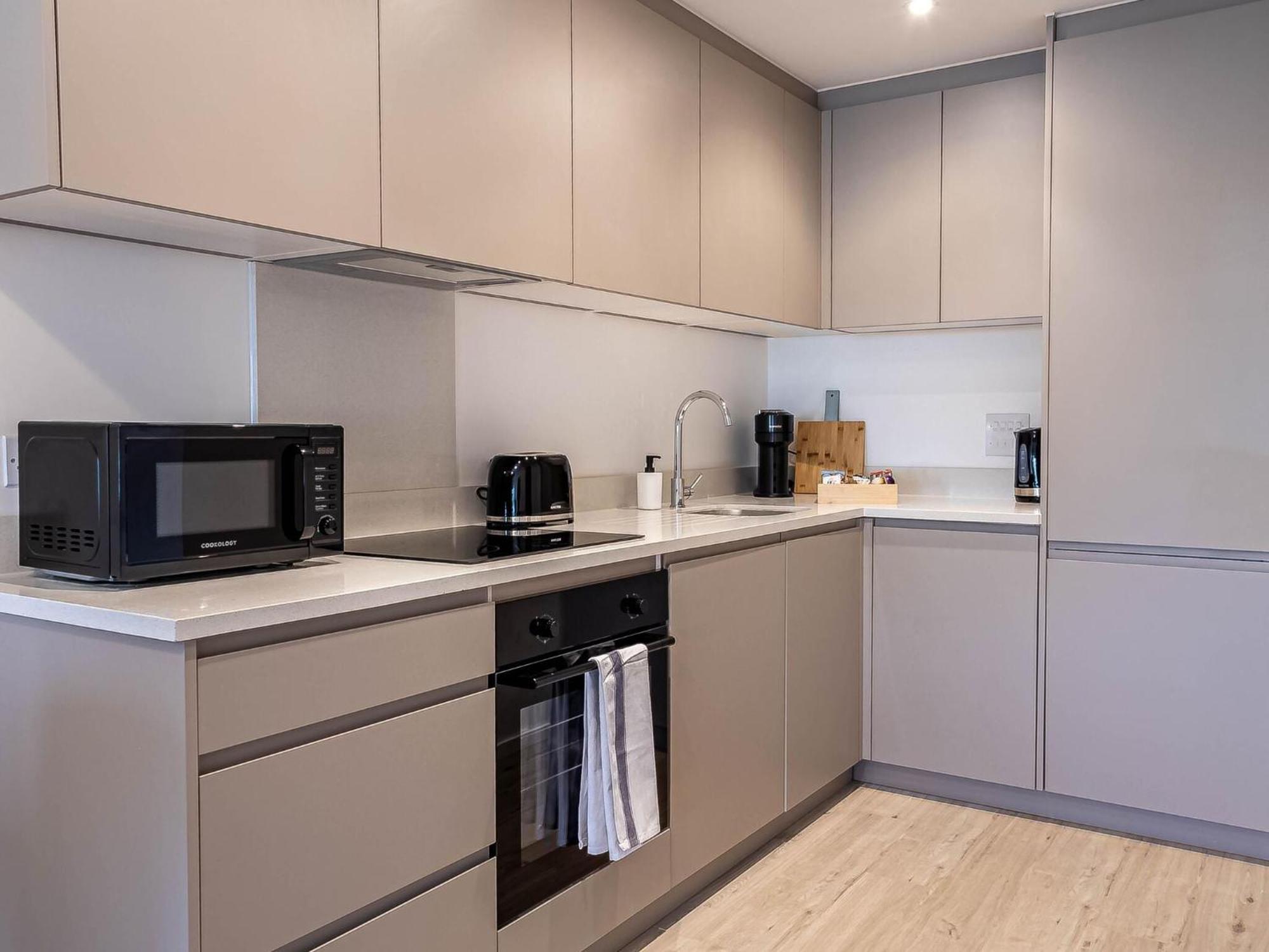 Apartment Stunning View In Location Free Parking Milton Keynes
