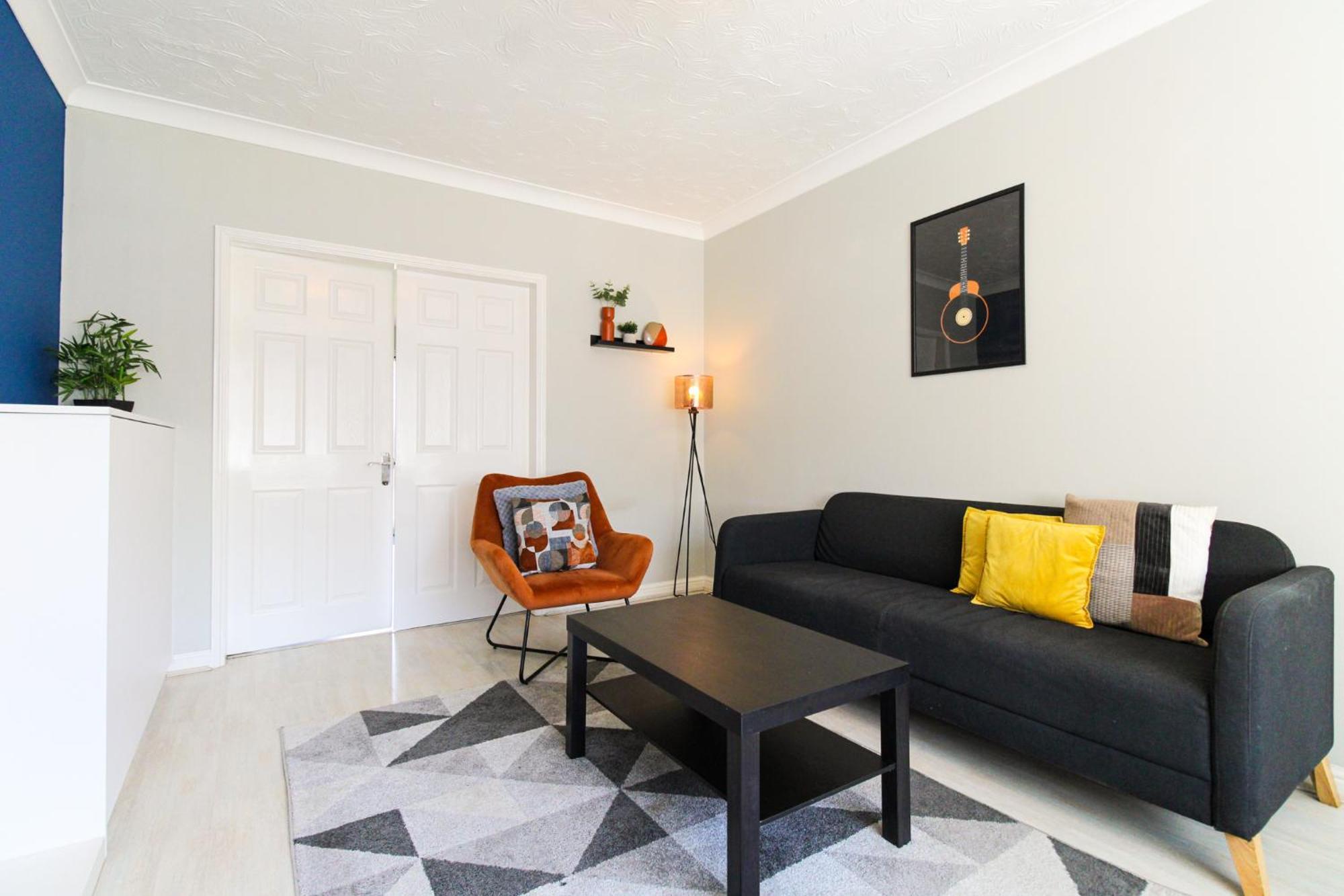 Host & - Wilshire Way * Milton Keynes