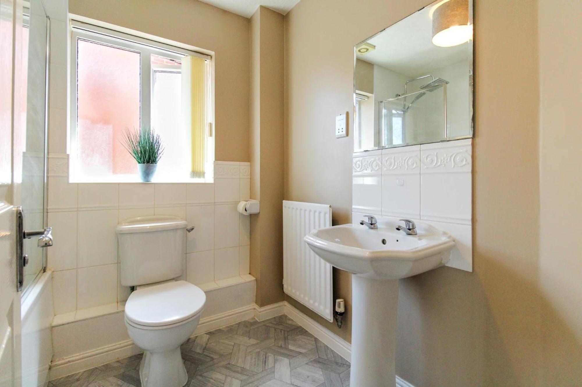 Host & - Wilshire Way * Milton Keynes