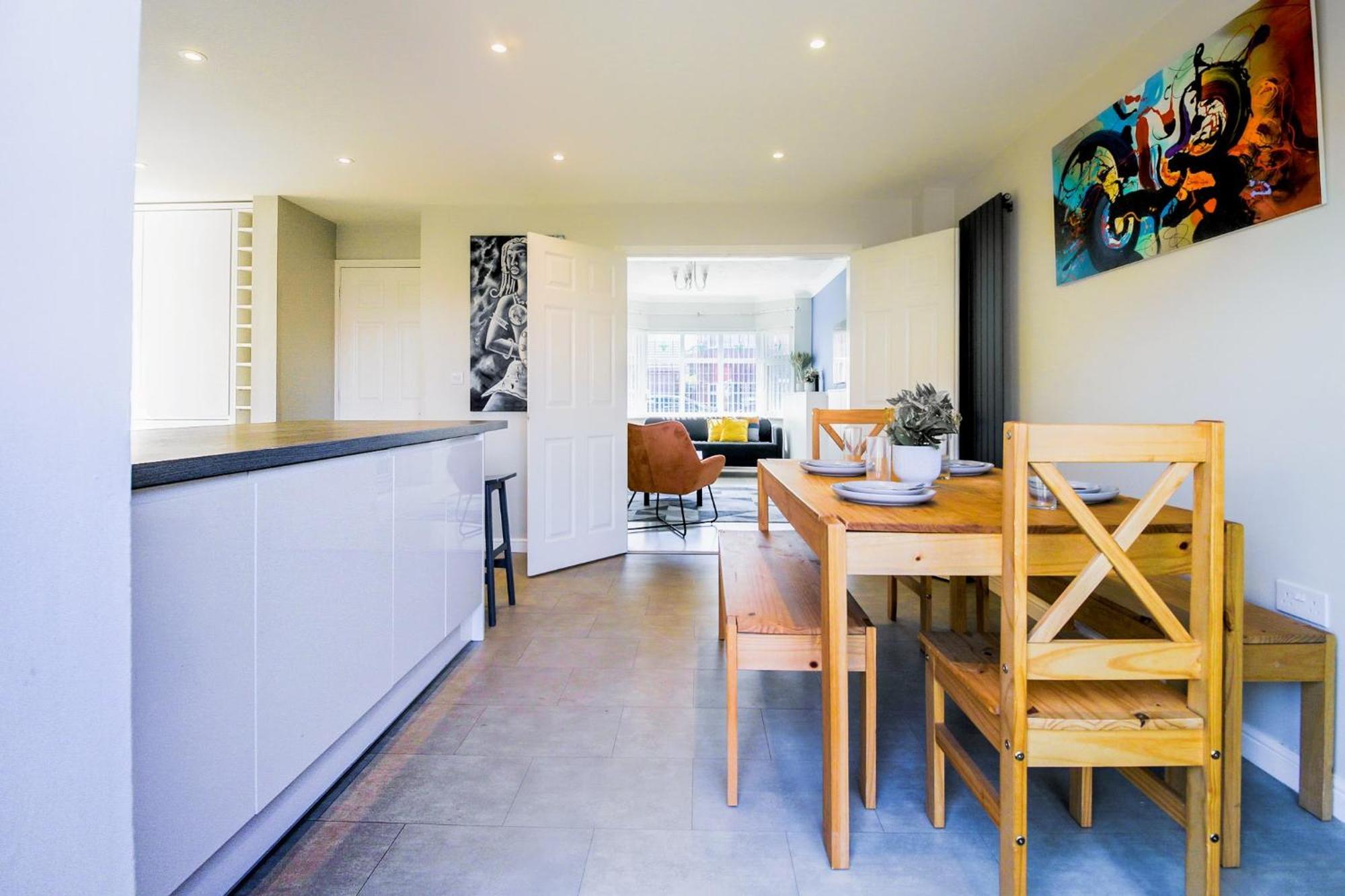 Host & - Wilshire Way Milton Keynes
