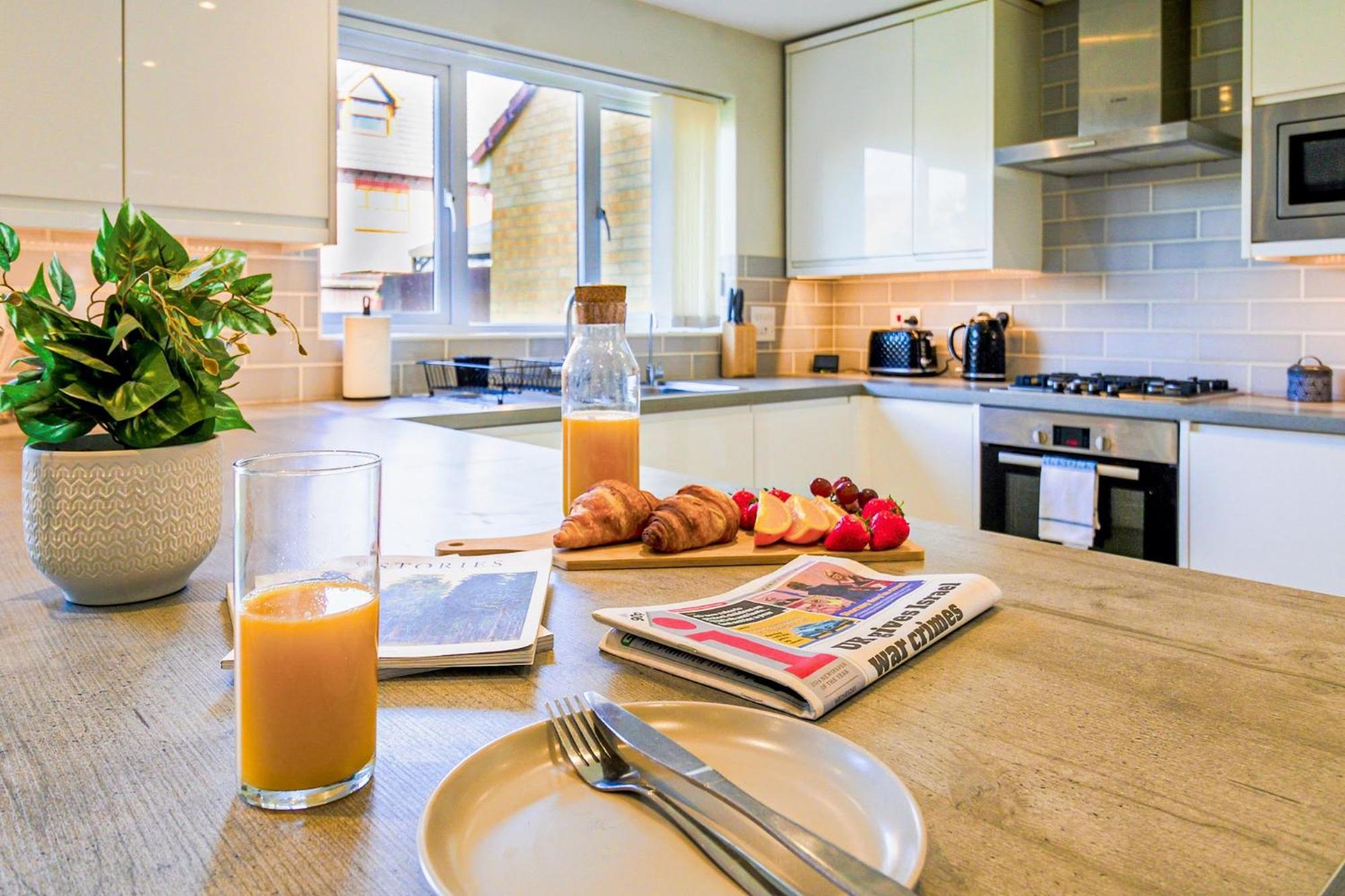 Host & - Wilshire Way Apartment *