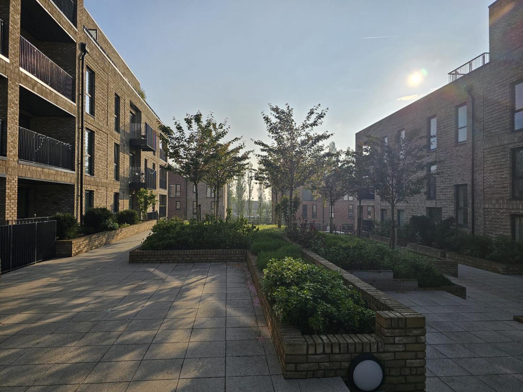 Luxury 1-bed With Balcony & Free Parking Apartment Milton Keynes