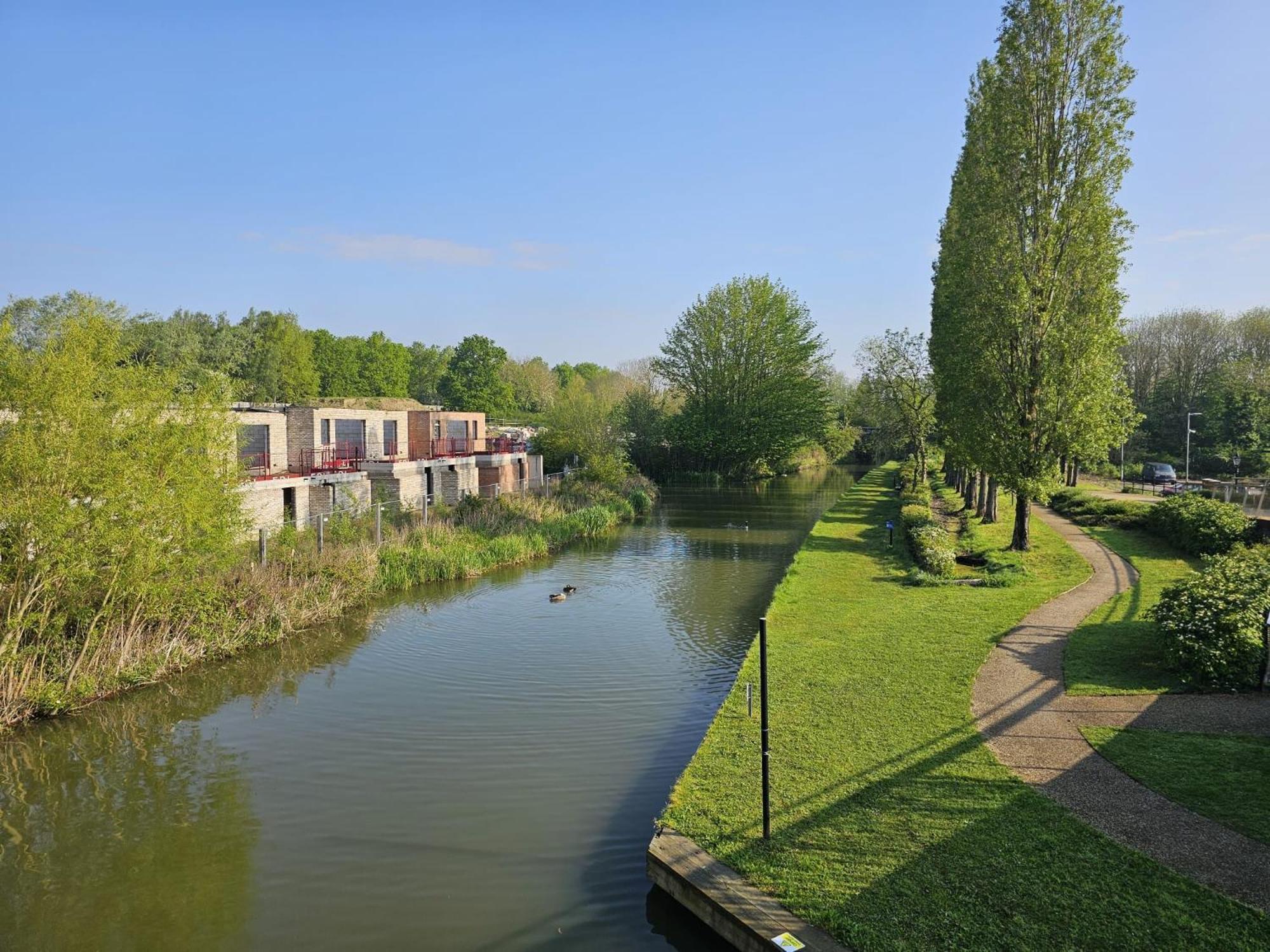 Luxury 1-bed With Balcony & Free Parking Milton Keynes