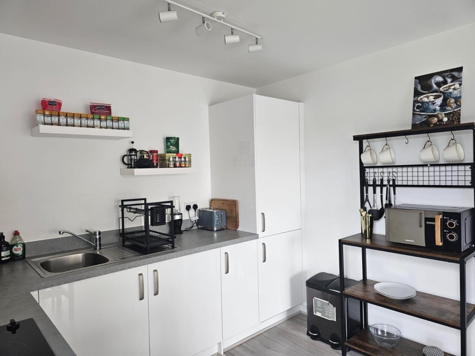 Luxury 1-bed With Balcony & Free Parking Milton Keynes