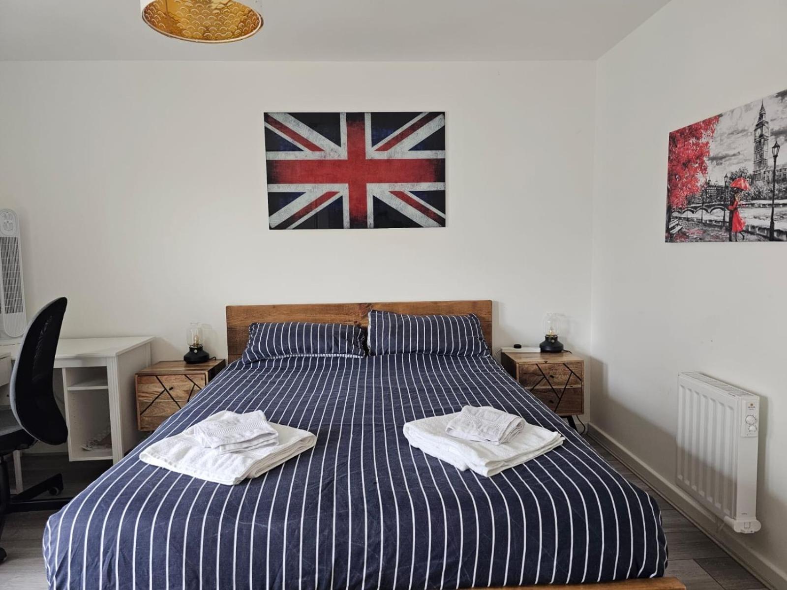 Luxury 1-bed With Balcony & Free Parking