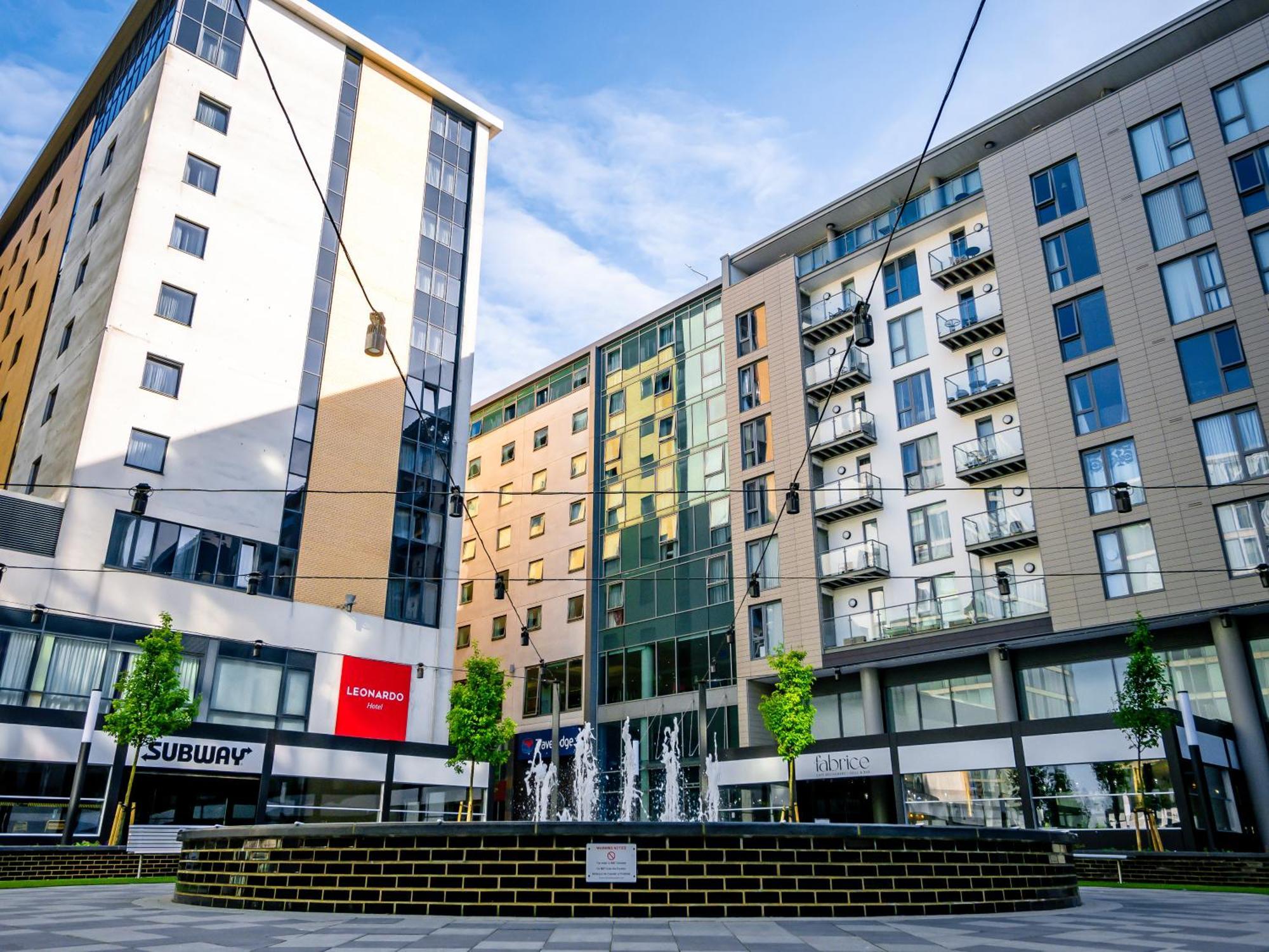 The Safari Luxury * Milton Keynes