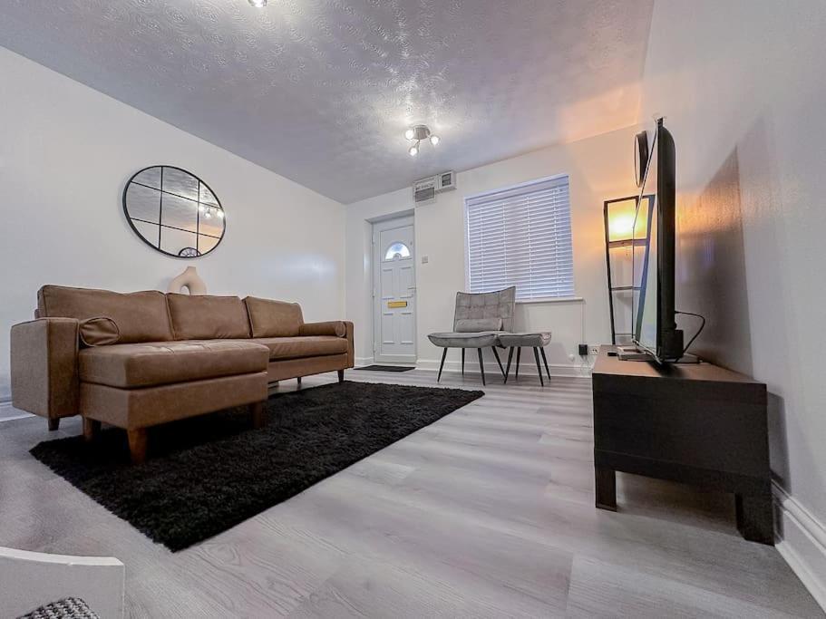 Elegant In Wavendon Gate Mk