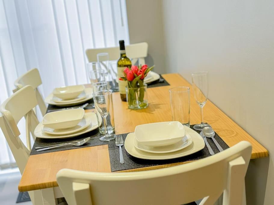 Elegant In Wavendon Gate Mk * Milton Keynes