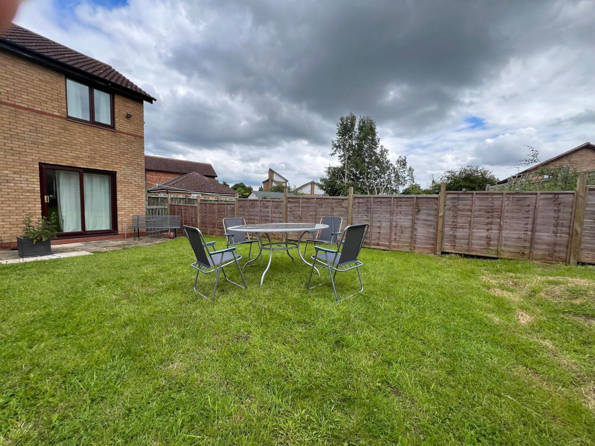 Apartment Majestic 2 Bedroom House Milton Keynes