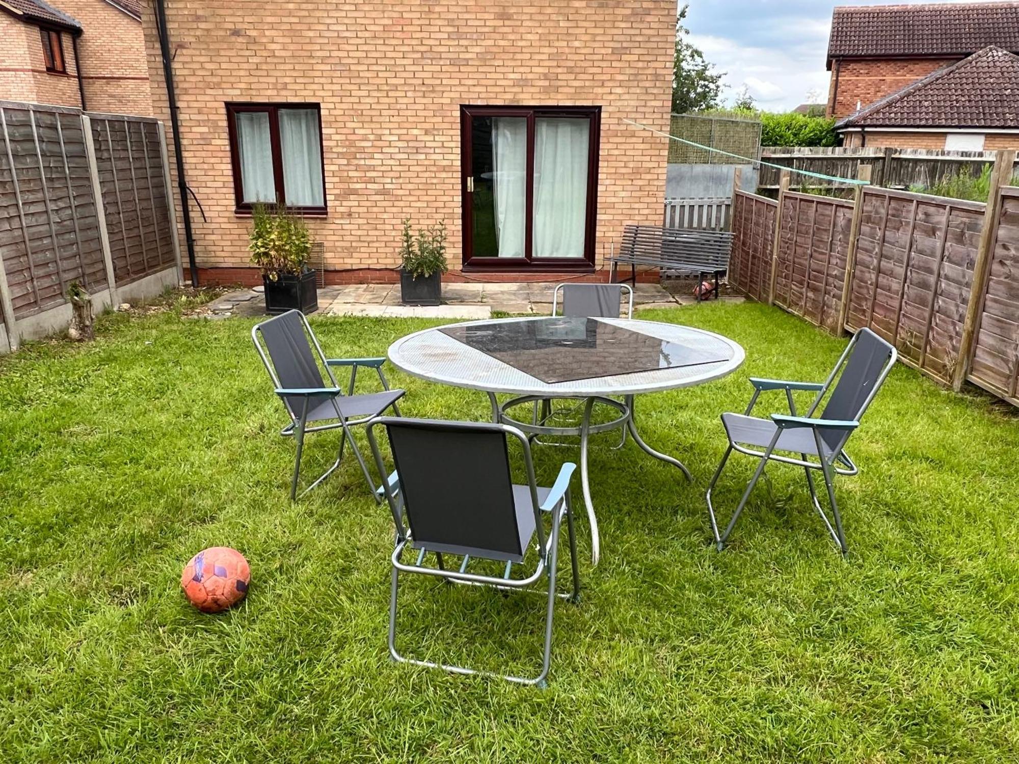 Majestic 2 Bedroom House * Milton Keynes