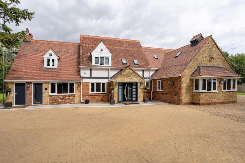 Kingfisher House Holiday home Milton Keynes