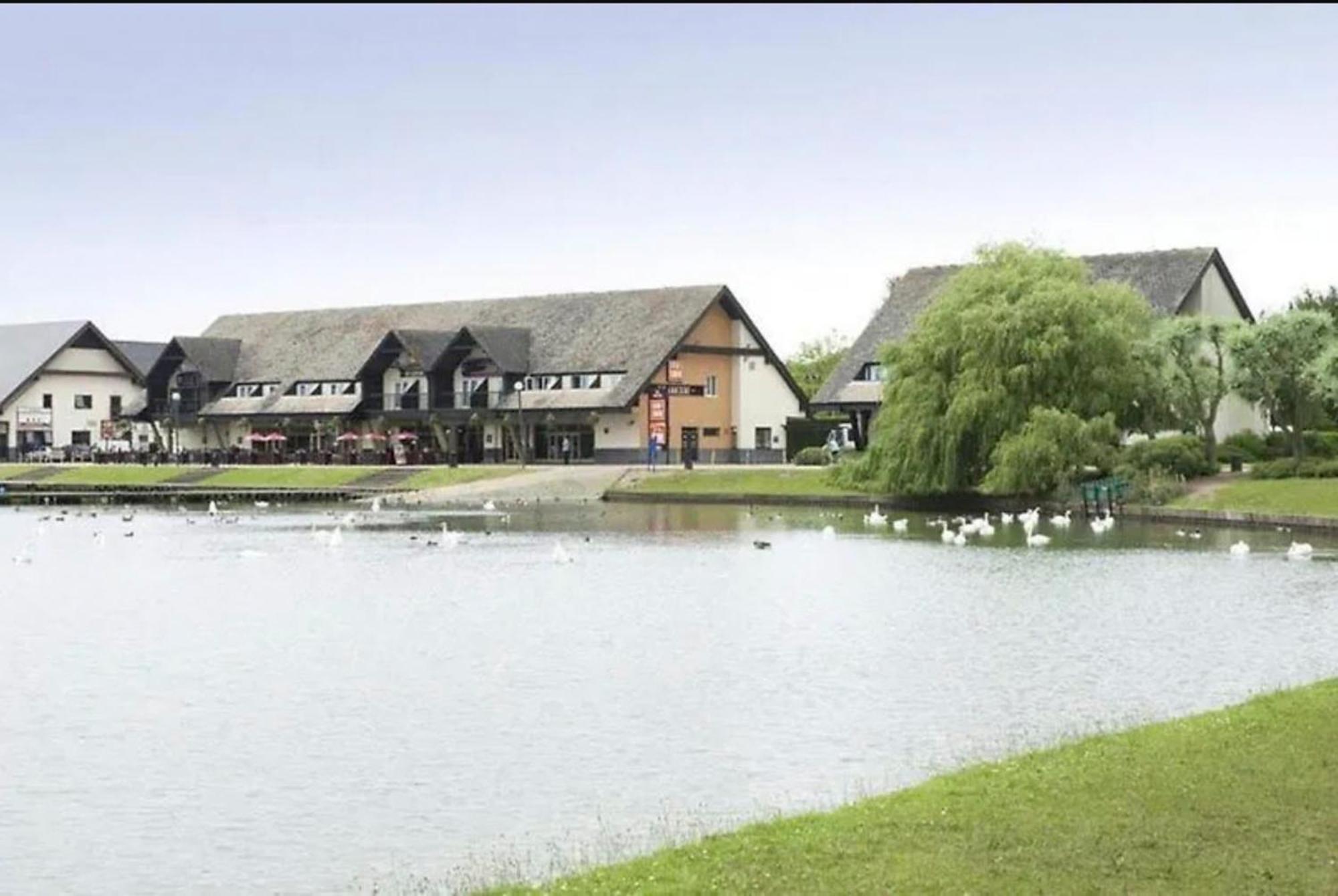 The Willen 3* Milton Keynes