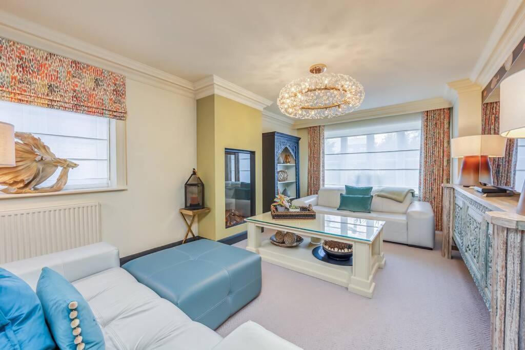 Stunning House In Olney With Balcony, Office, Self-check-in, Driveway Parking And Fast Wifi By Yoko