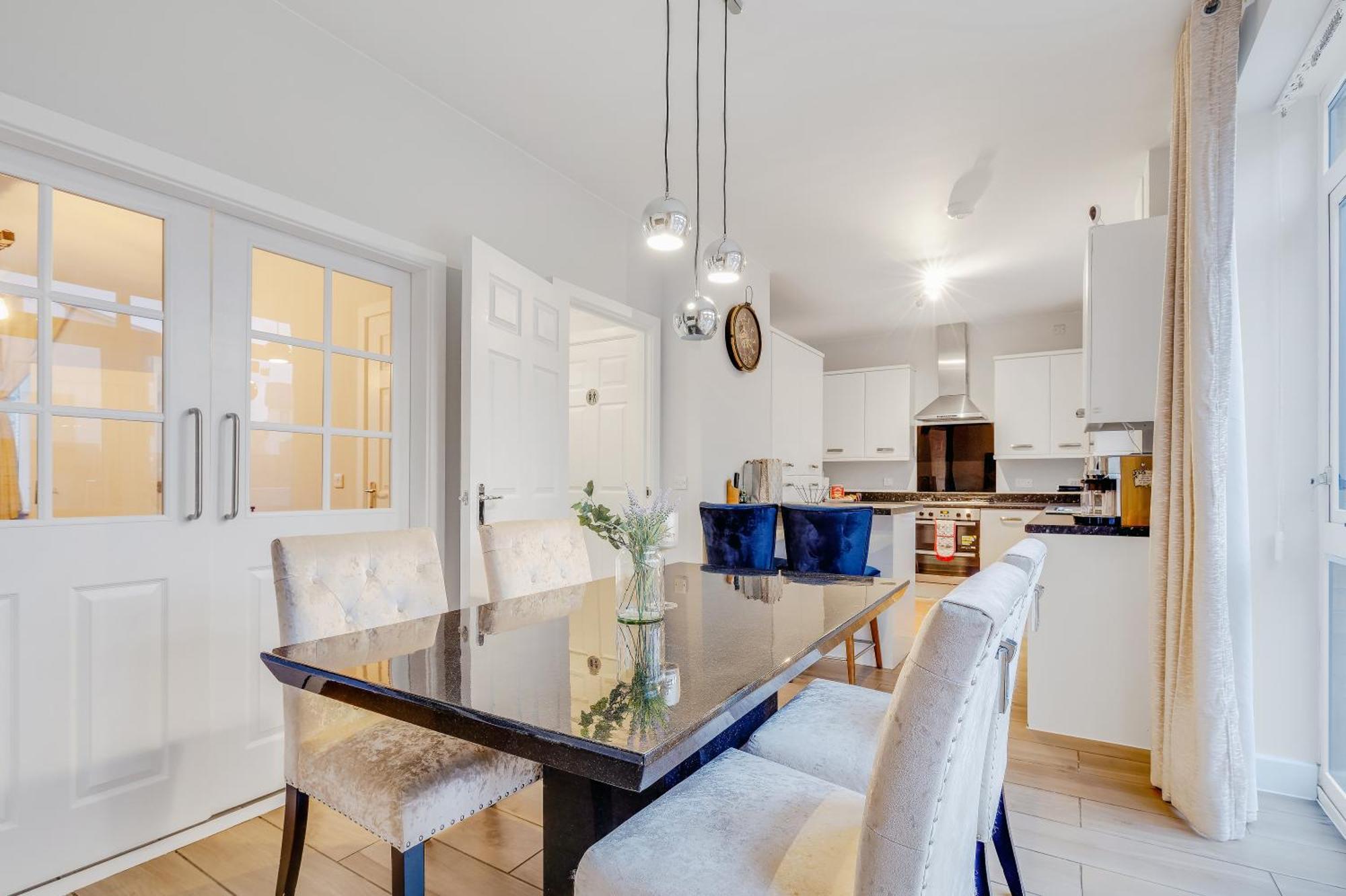 Holiday home Upscale 3 Bedroom 3 Bathroom Detached House - Location - Free Driveway Parking, 75