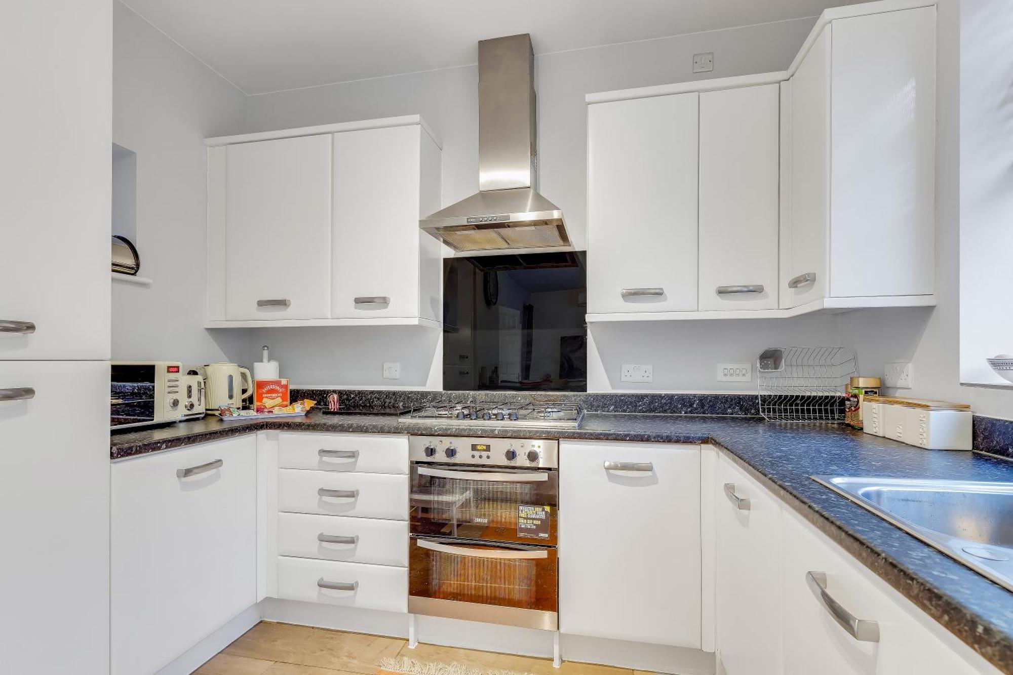 Holiday home Upscale 3 Bedroom 3 Bathroom Detached House - Location - Free Driveway Parking, 75