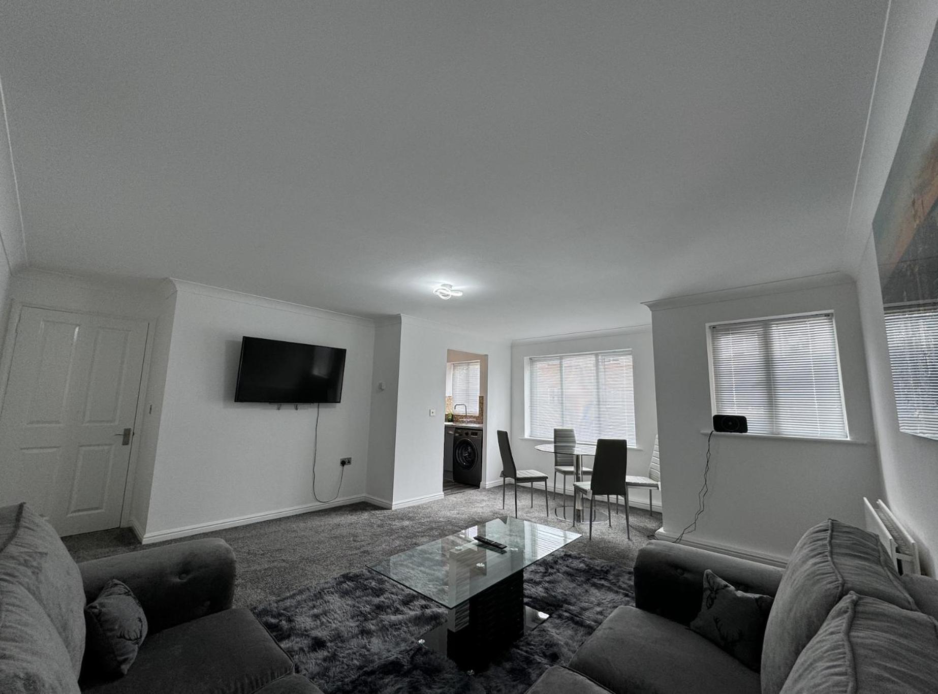 Apartment The Modern - 2 Bed 1 Bath Private Parking Milton Keynes
