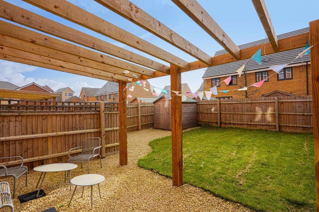Glebe House - 5 Bedroom 3 Bathroom - Sleeps 10 - Driveway Parking, Fast Wifi, Smarttvs With Skytv, Xbox And Netflix By Yoko Holiday home Milton Keynes