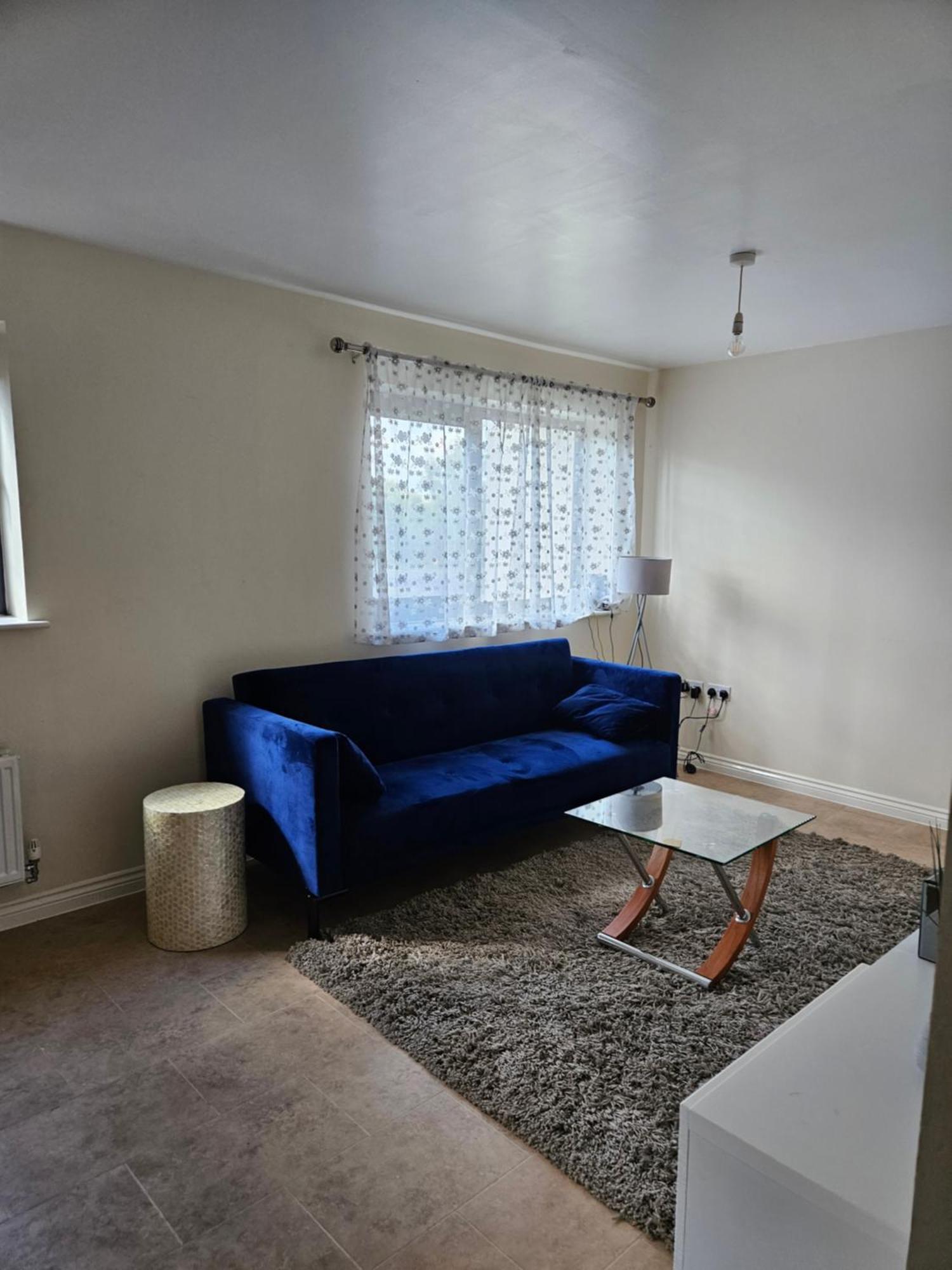 Broughton Comfy Den- Free Wifi, Netflix And Parking Available! Milton Keynes