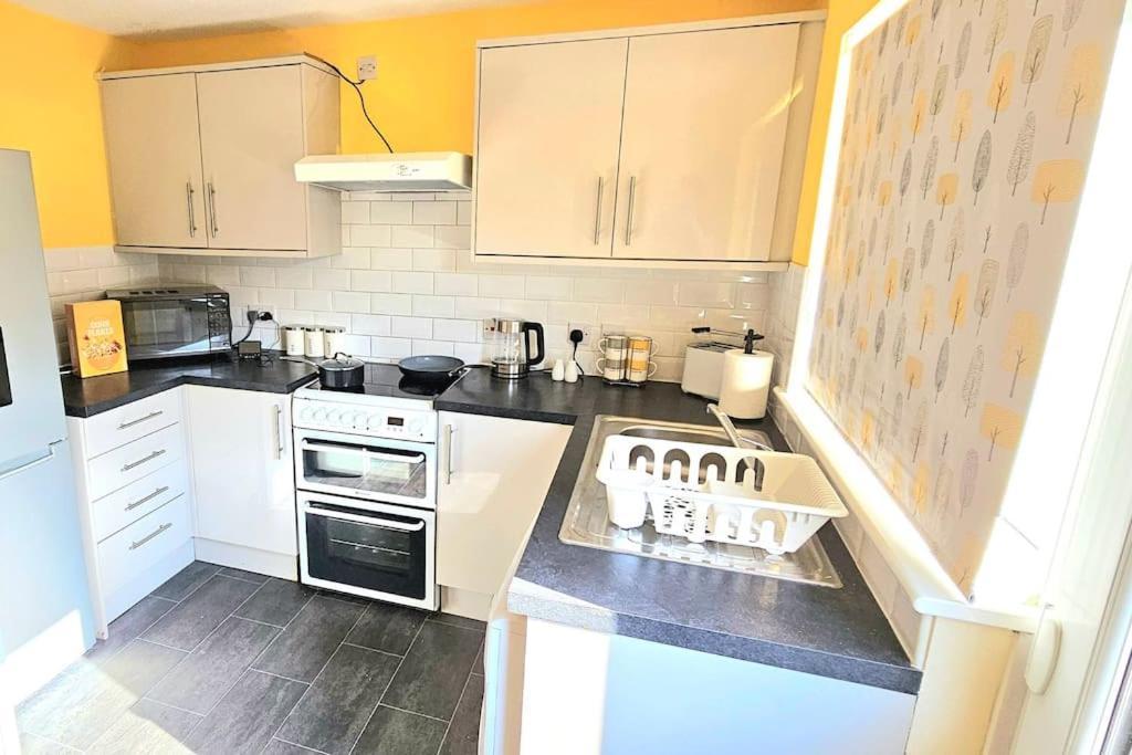 Cozy 3-bed House Near Willen With Garden *