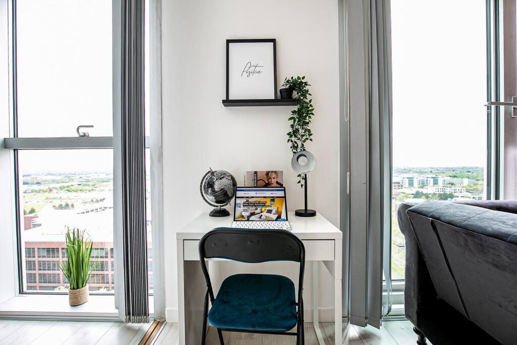 Apartment Stunning Apartment - City Centre - Secure Parking, Self-Check-In, Fast Wifi And Smart Tvs By Yoko Property Milton Keynes