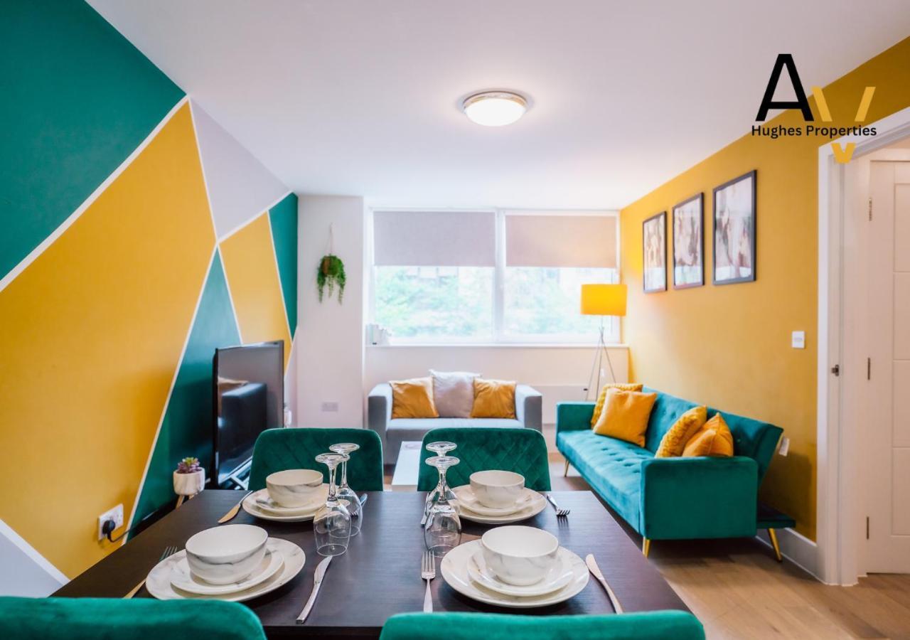 Apartment Chic One-Bedroom Apartment - Fast Wi-Fi, 4 Mins From Station, Perfect For Relocation By Av Hughes Properties *