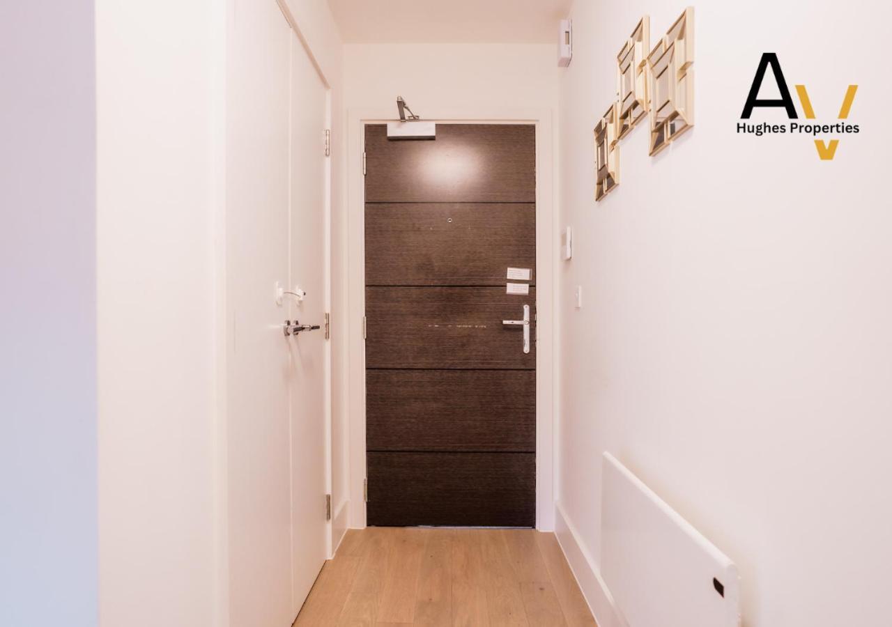 Chic One-Bedroom Apartment - Fast Wi-Fi, 4 Mins From Station, Perfect For Relocation By Av Hughes Properties Apartment Milton Keynes