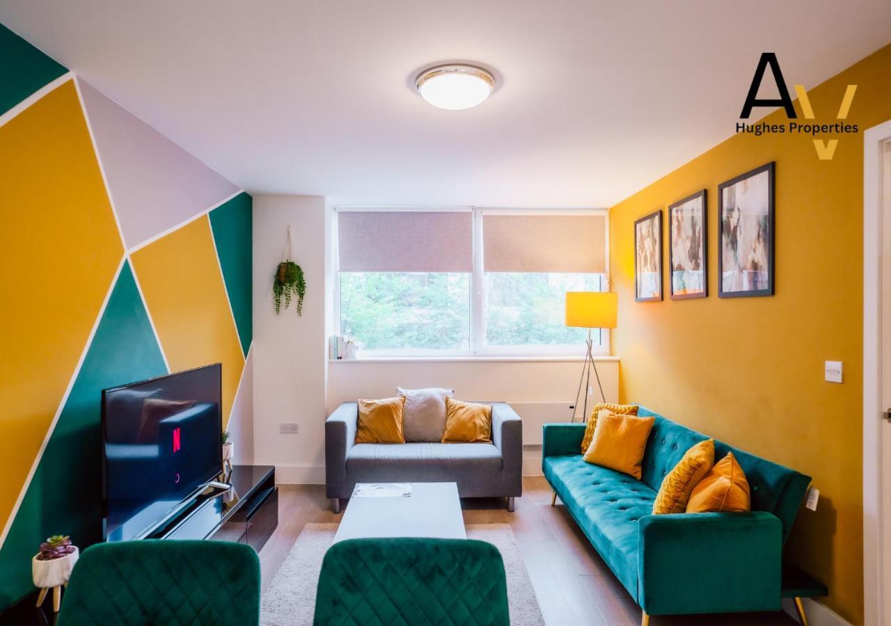Chic One-Bedroom Apartment - Fast Wi-Fi, 4 Mins From Station, Perfect For Relocation By Av Hughes Properties Apartment