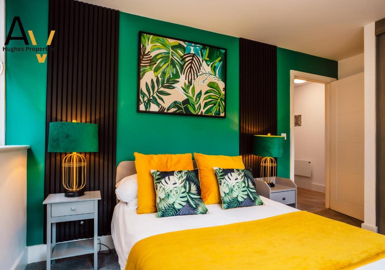 Apartment Chic One-Bedroom Apartment - Fast Wi-Fi, 4 Mins From Station, Perfect For Relocation By Av Hughes Properties Milton Keynes