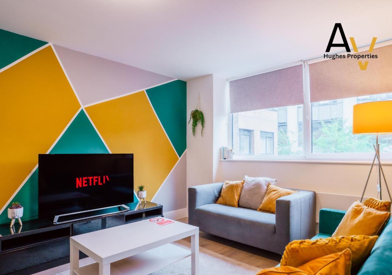 Chic One-Bedroom Apartment - Fast Wi-Fi, 4 Mins From Station, Perfect For Relocation By Av Hughes Properties Apartment *