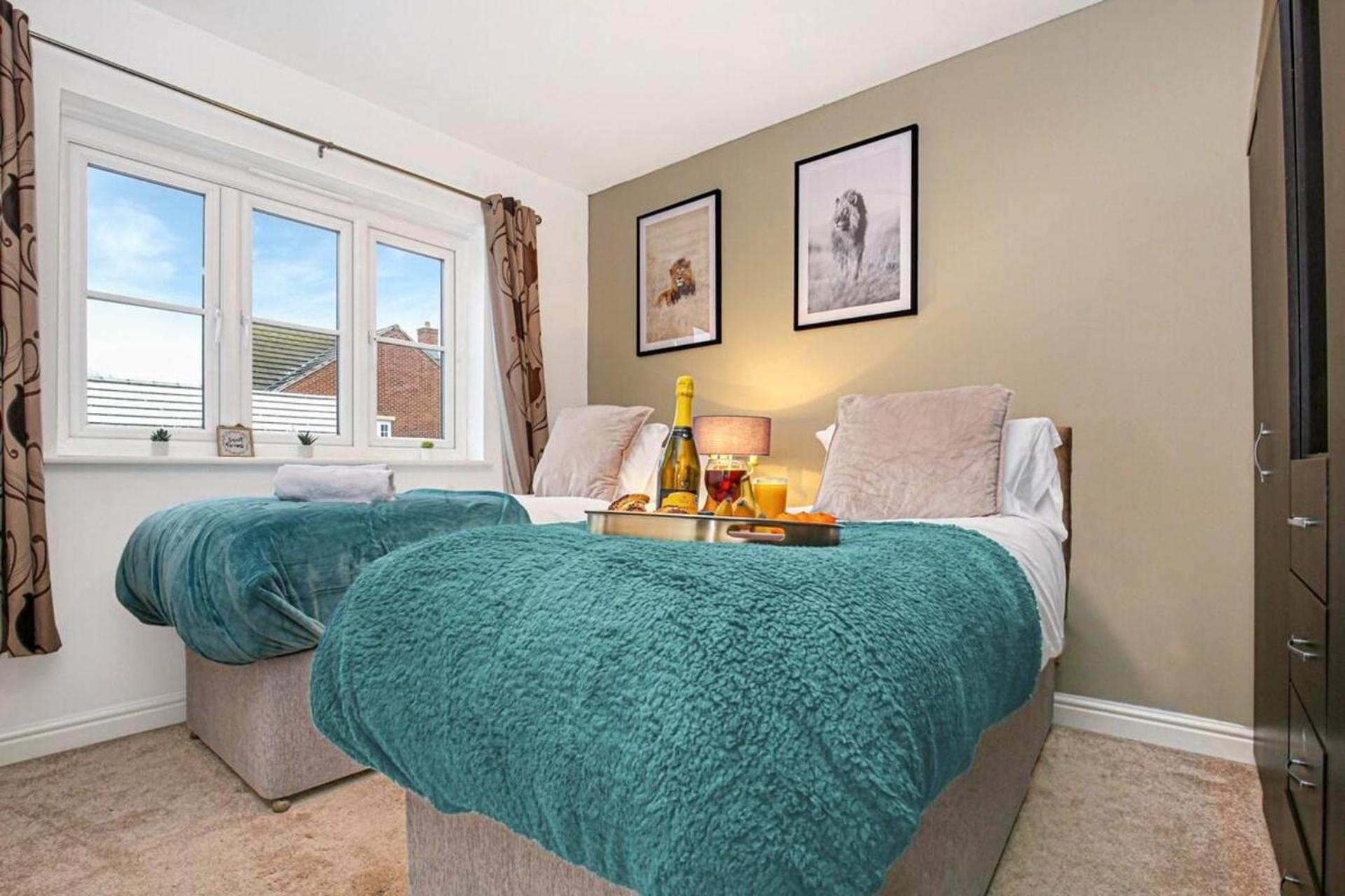 Casa de férias Detached 4 Bed-ultrafast Wifi Garden Free Parking Milton Keynes