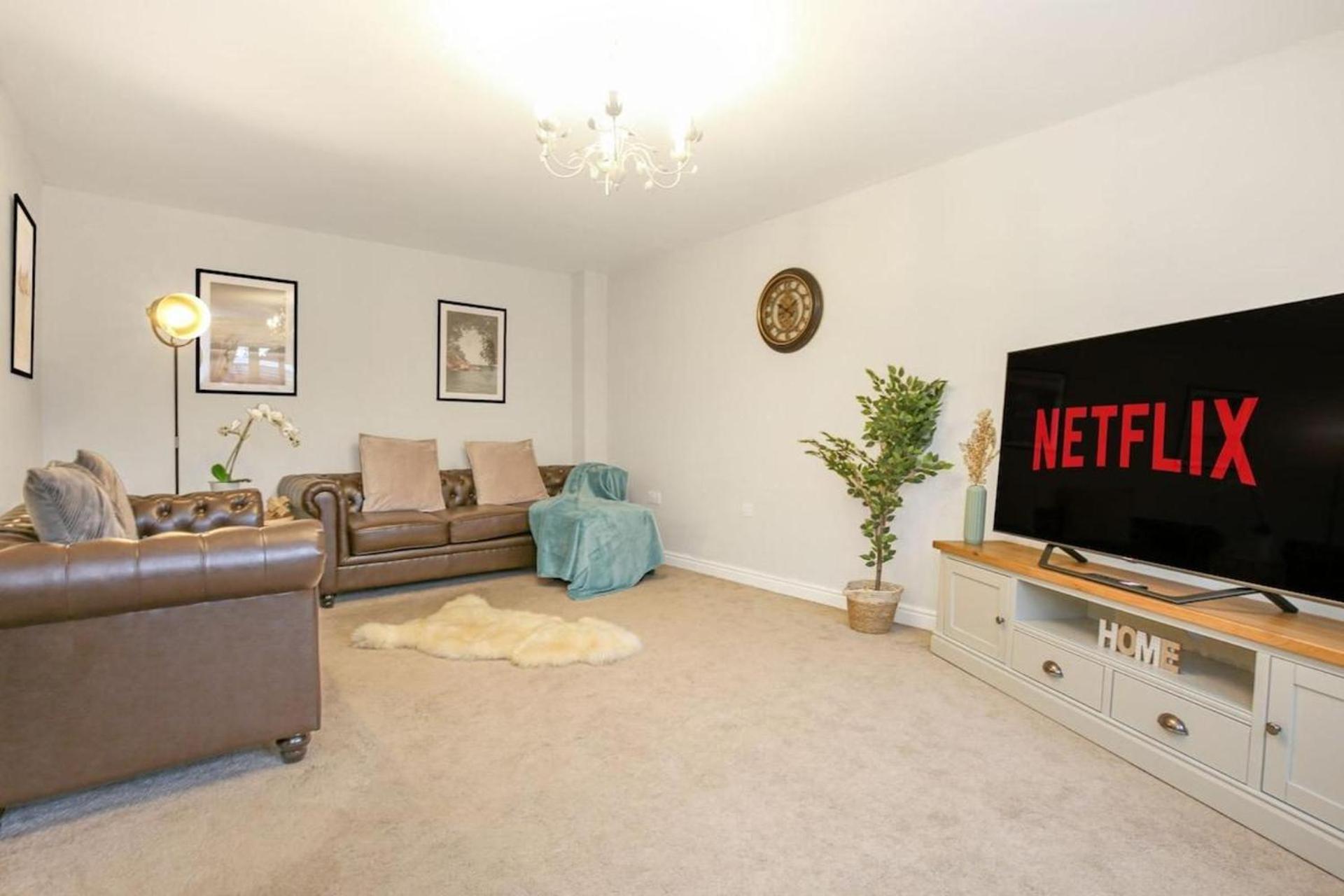 Detached 4 Bed-ultrafast Wifi Garden Free Parking * Milton Keynes