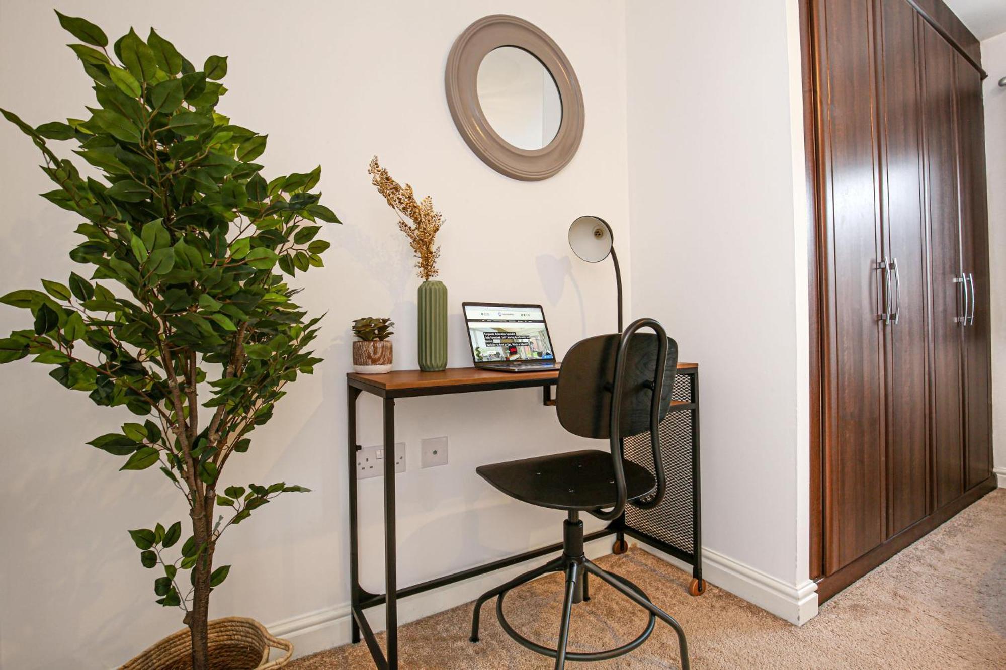 Detached 4 Bed-ultrafast Wifi Garden Free Parking * Milton Keynes