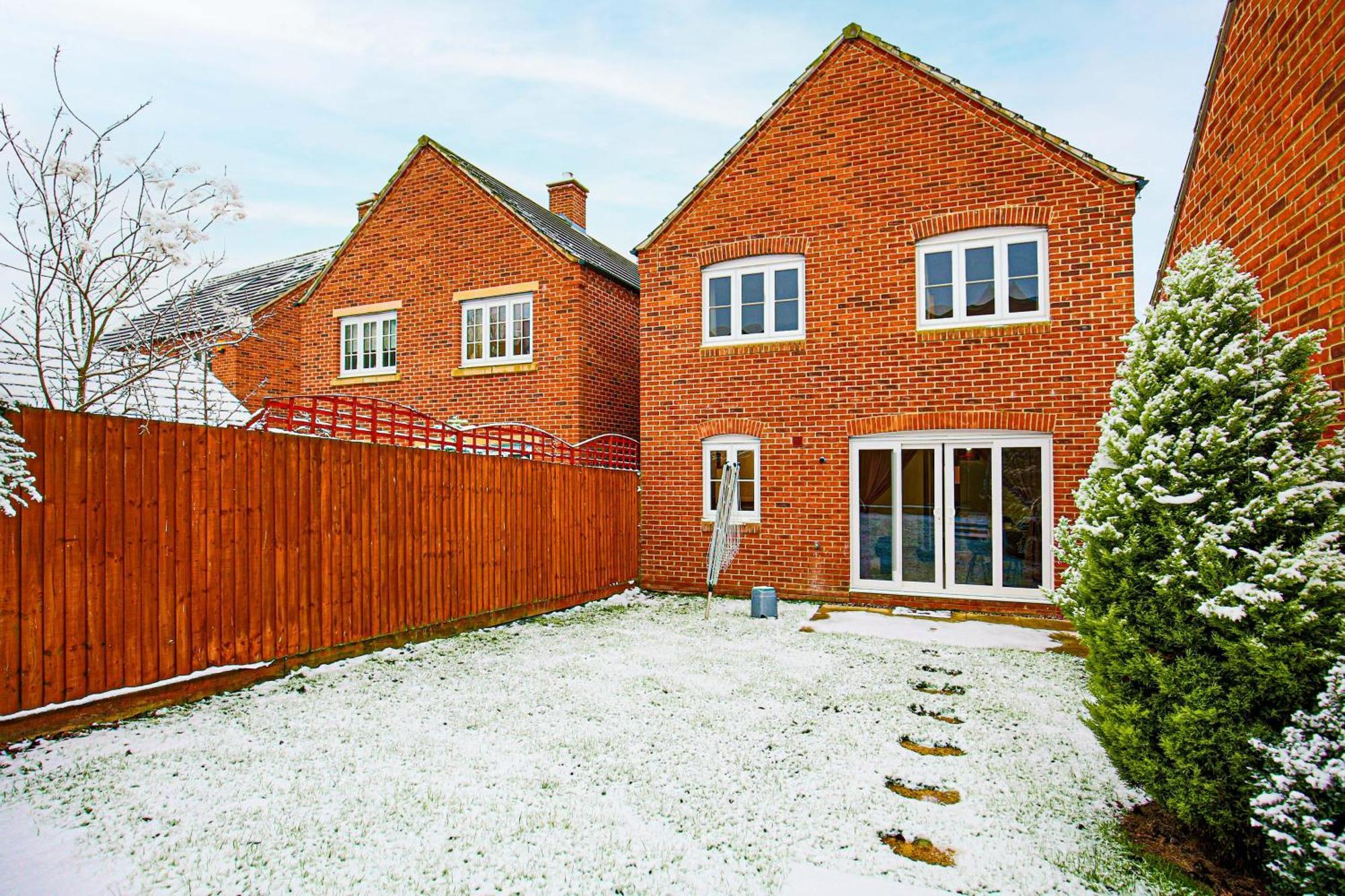 Detached 4 Bed-ultrafast Wifi Garden Free Parking Casa de férias Milton Keynes