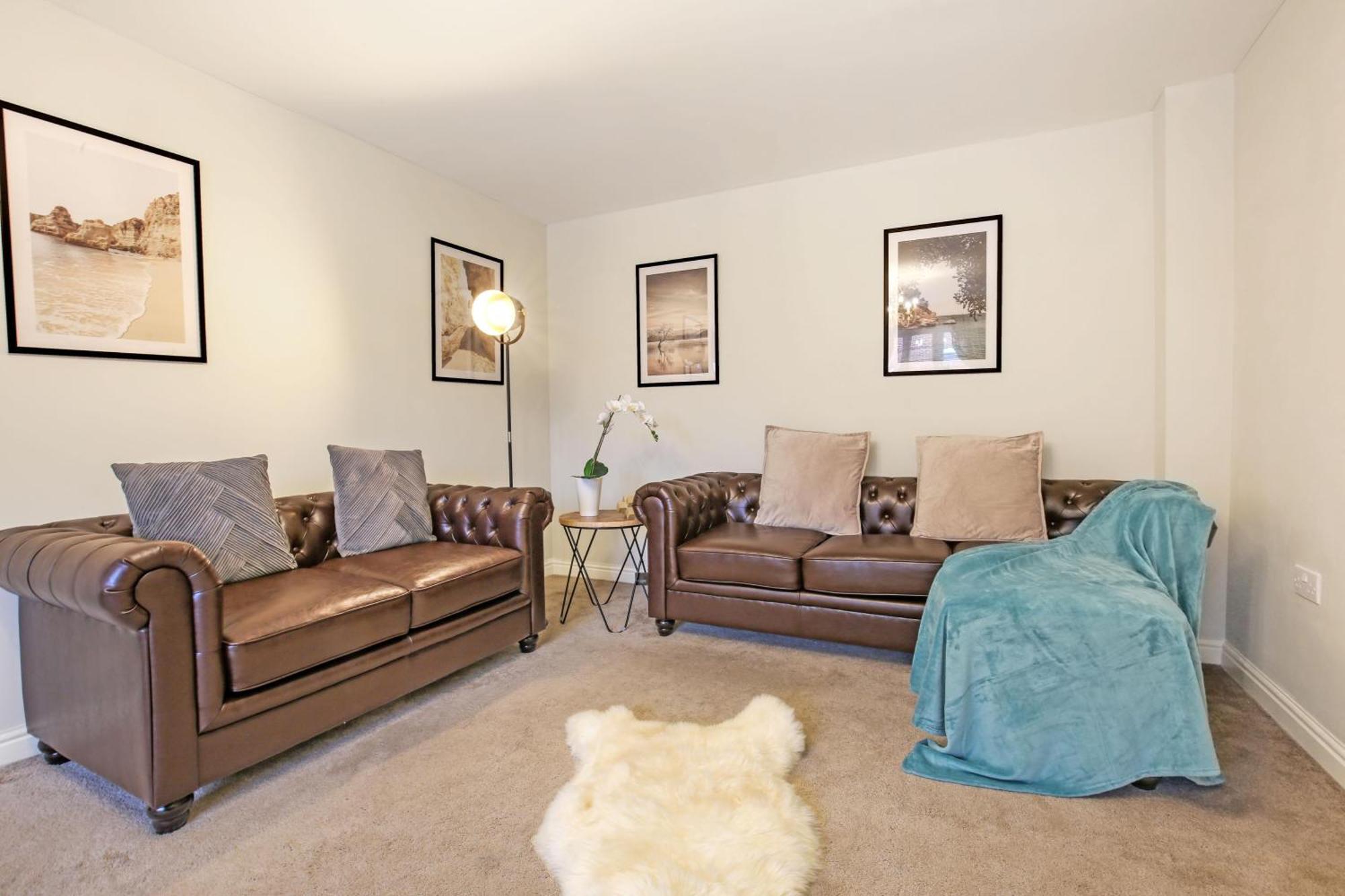 Detached 4 Bed-ultrafast Wifi Garden Free Parking Milton Keynes