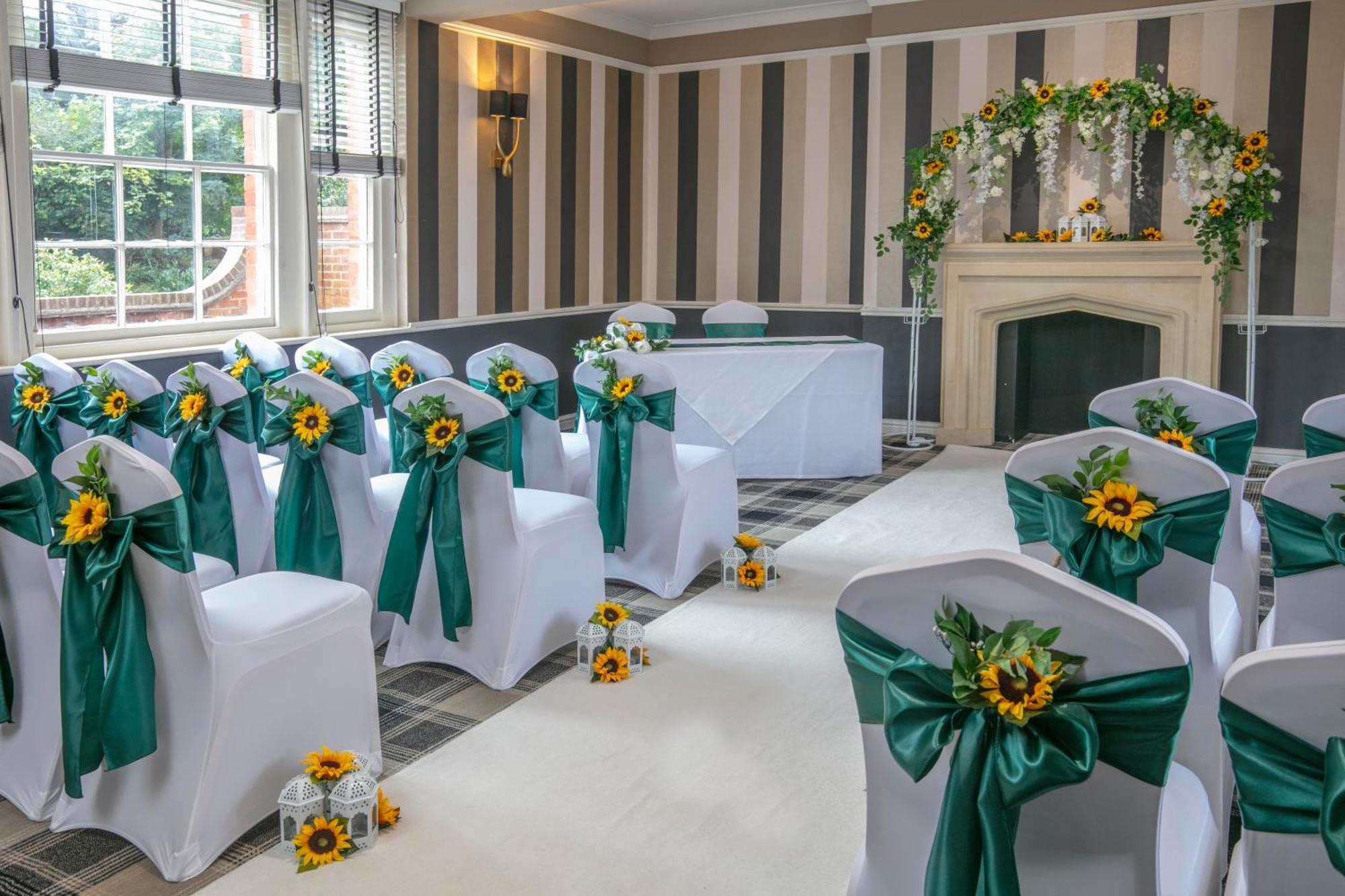Western Moore Place Hotel 3*