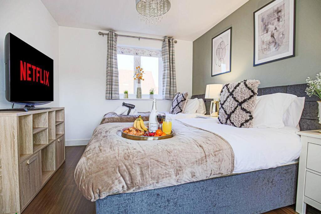 Luxury Detached House With Pool Table, Free Parking, Fast Wifi, Smart Tvs And Garden By Yoko Holiday home