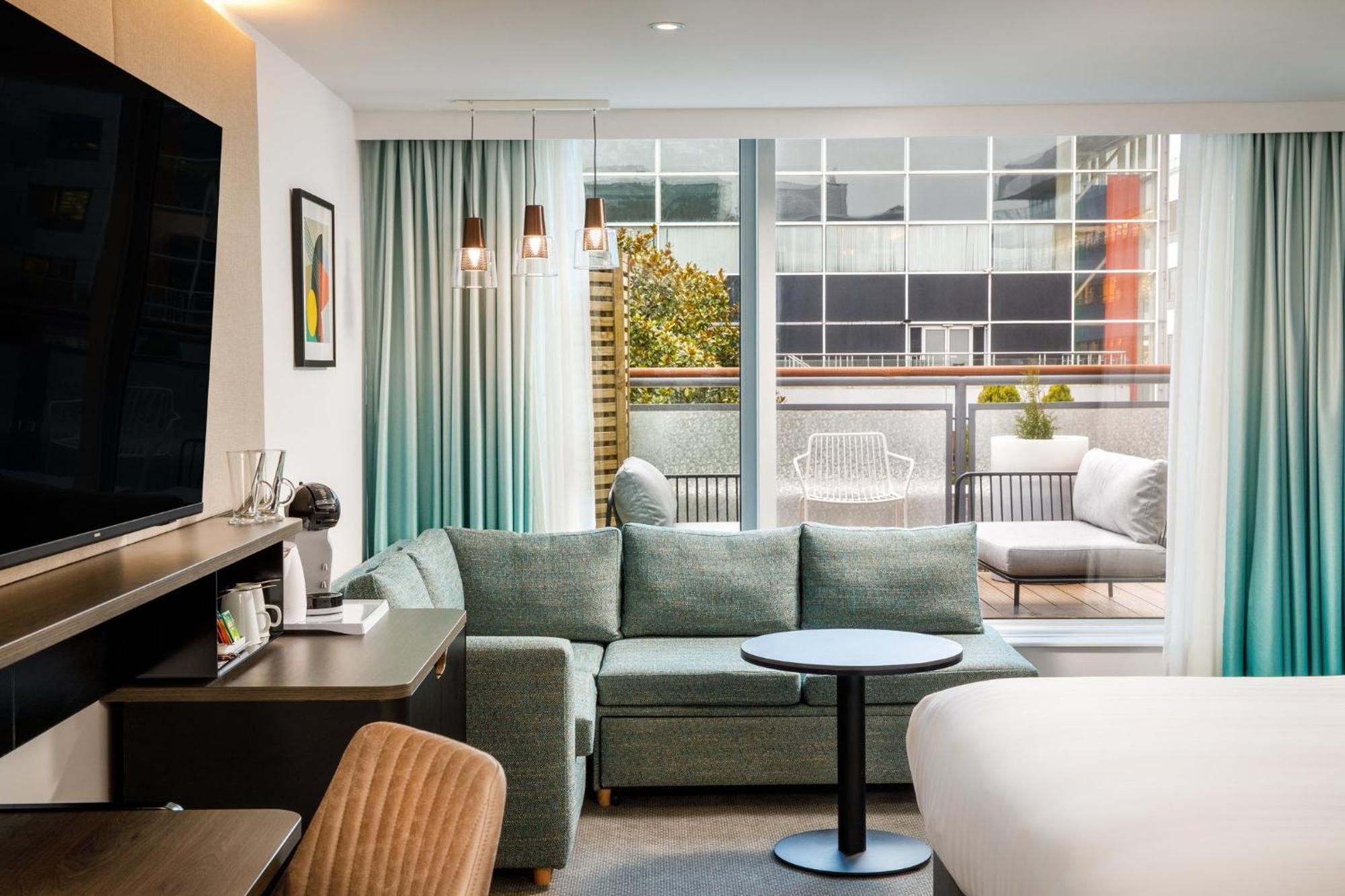 By Ihg Milton Keynes