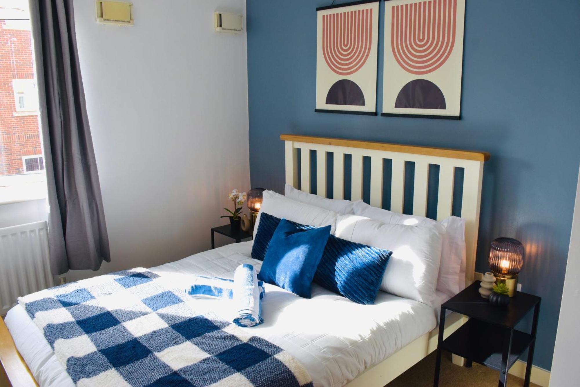 Luxurious & Spacious 2 Bed In Apartment Milton Keynes