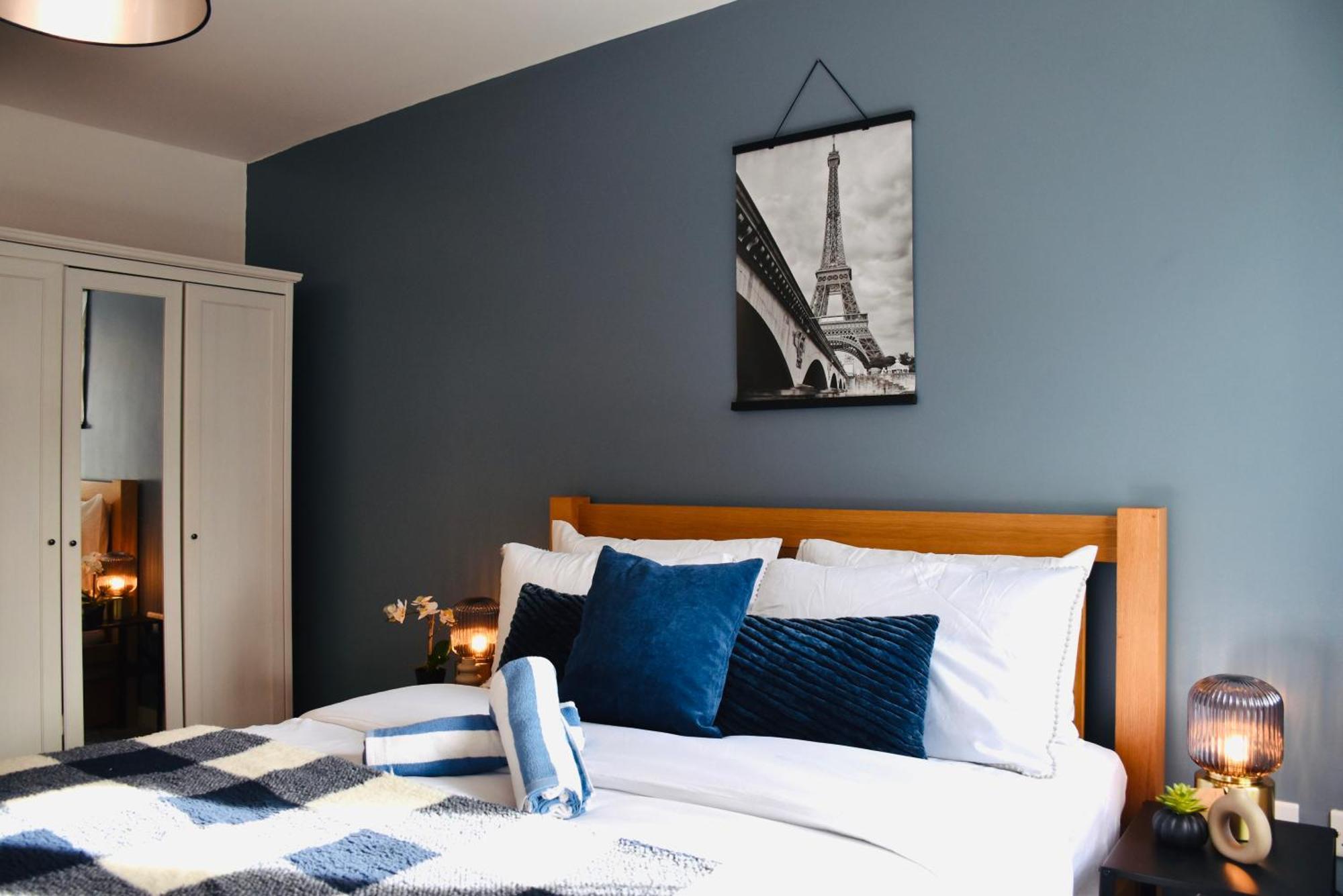 Luxurious & Spacious 2 Bed In *