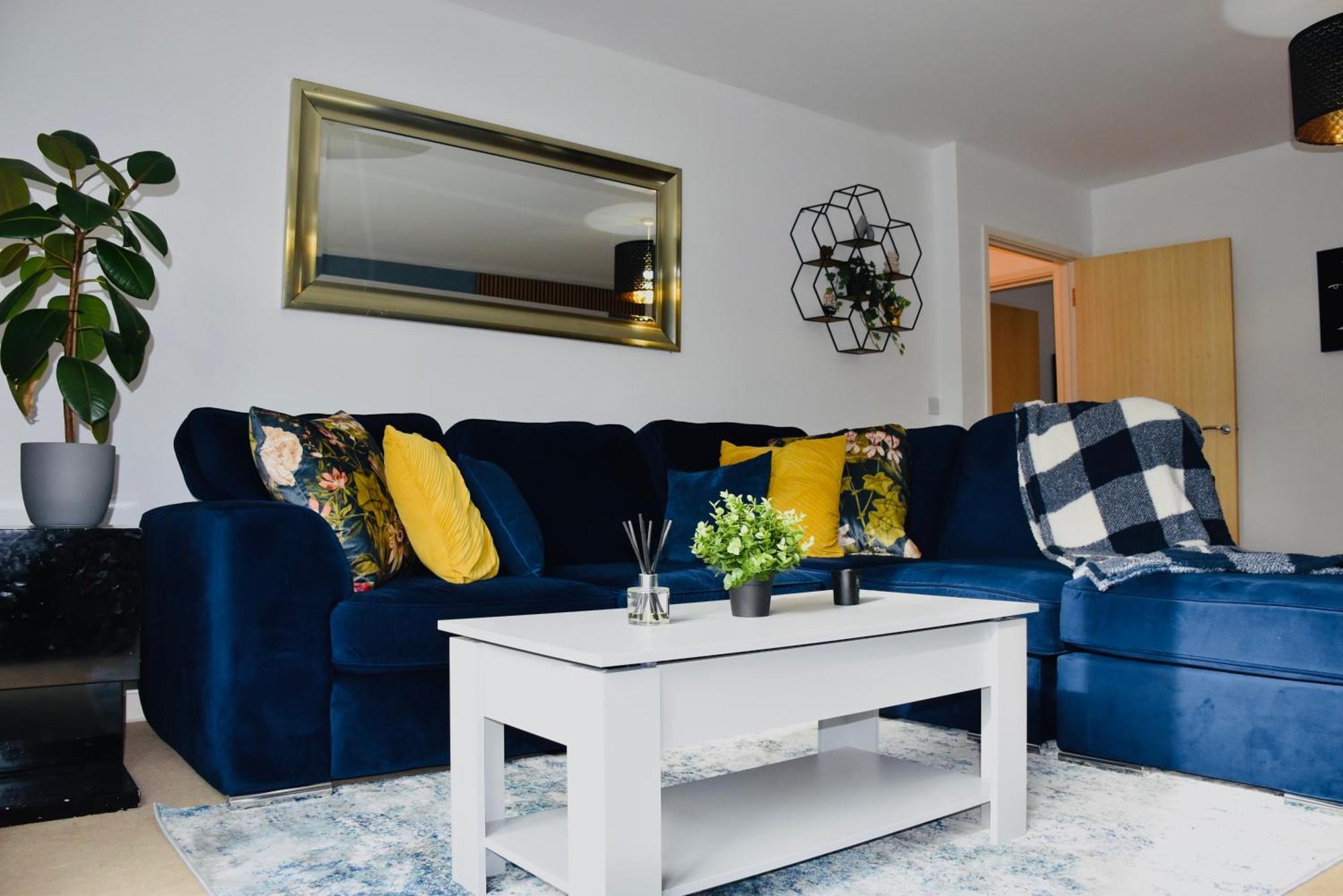 Luxurious & Spacious 2 Bed In Apartment