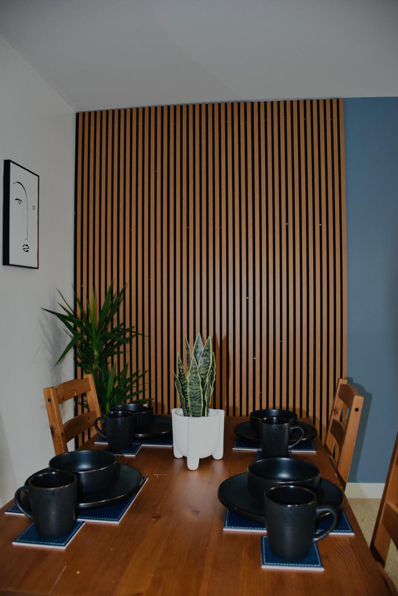 Luxurious & Spacious 2 Bed In Apartment *