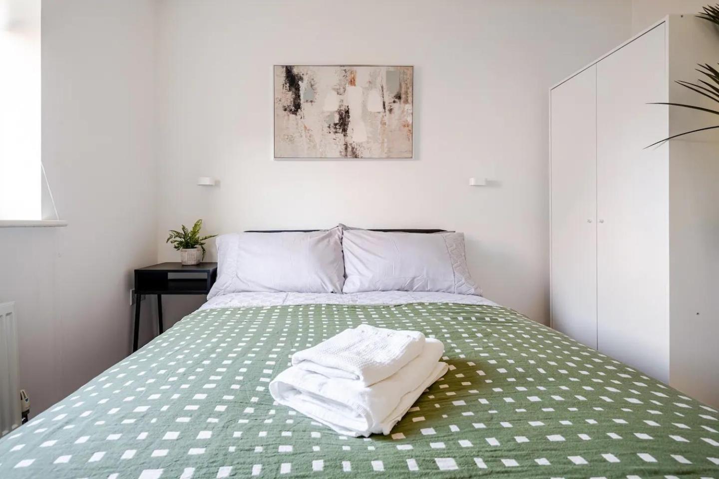 Apartamento Modern Hideaway With Studio Space Milton Keynes