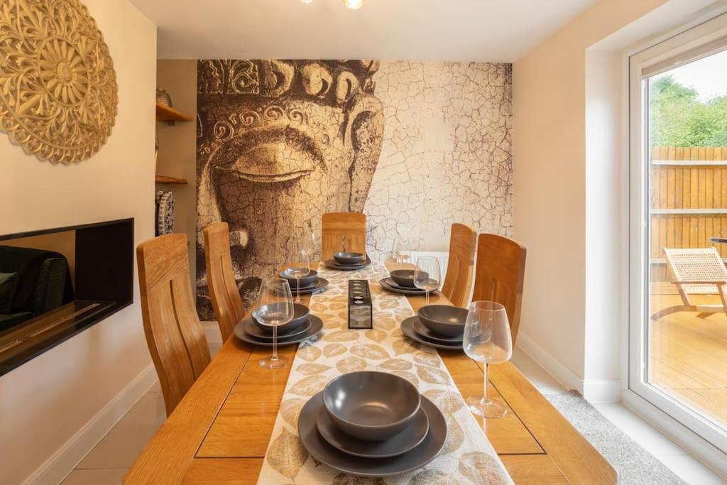 Villa Luxurious 4 Dbl Bedroom House- Away From Milton Keynes