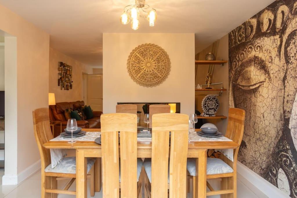 Villa Luxurious 4 Dbl Bedroom House- Away From Milton Keynes