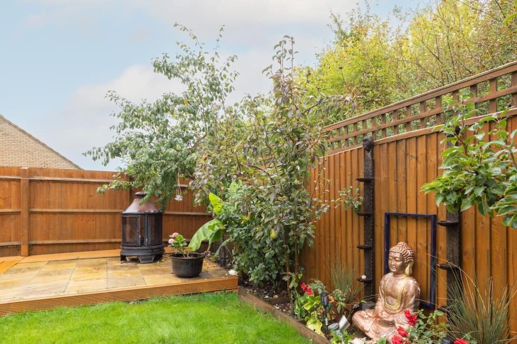 Villa Luxurious 4 Dbl Bedroom House- Away From Milton Keynes