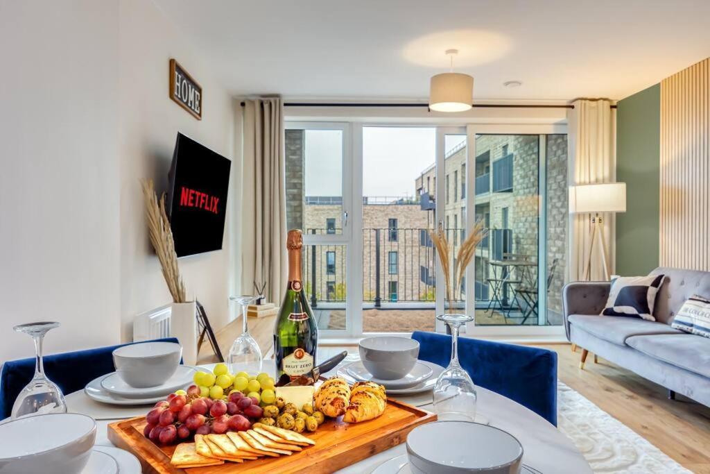 Beautiful Canal Side - Centre - Balcony, Secure Parking, Self Check-in, Fast Wifi And Smart Tv With Sky Tv And Netflix By Yoko Apartment *