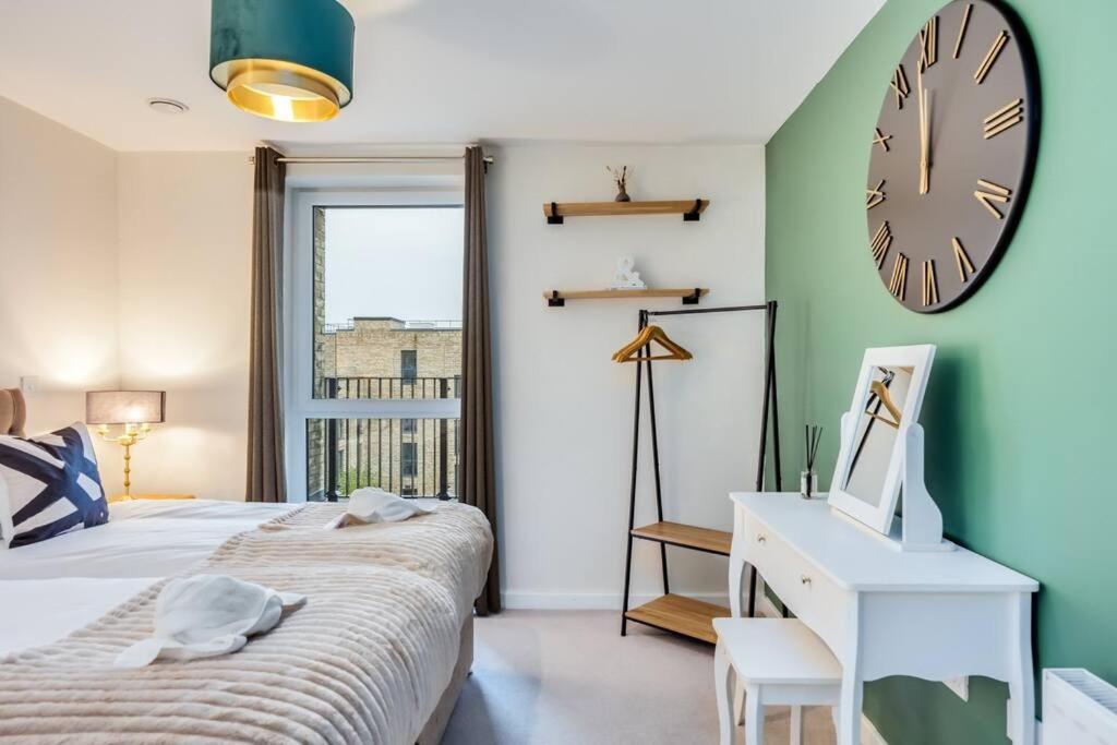 Beautiful Canal Side - Centre - Balcony, Secure Parking, Self Check-in, Fast Wifi And Smart Tv With Sky Tv And Netflix By Yoko *